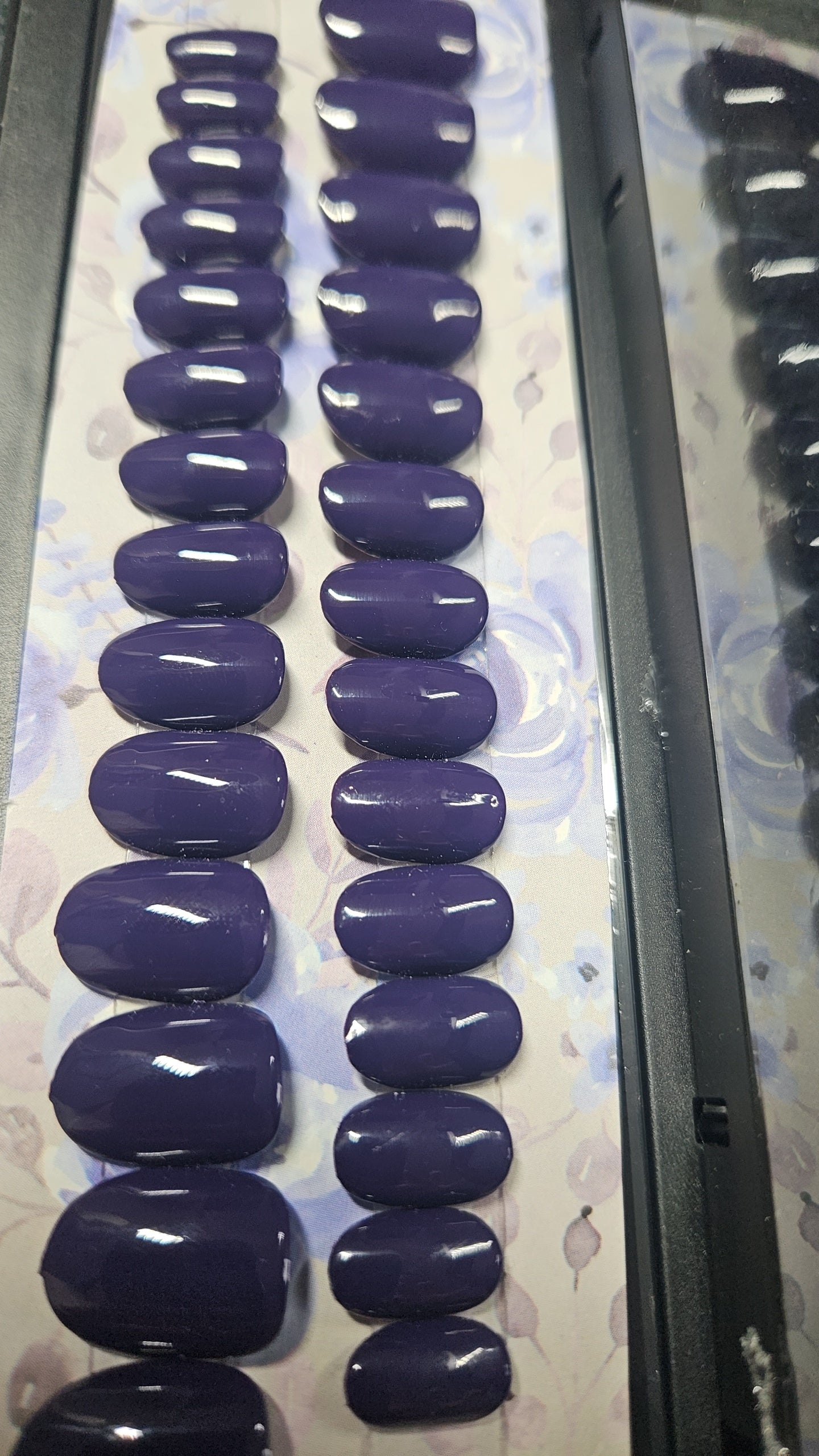 Press-On Nail's Violet Impérial Pressonnailsdesign