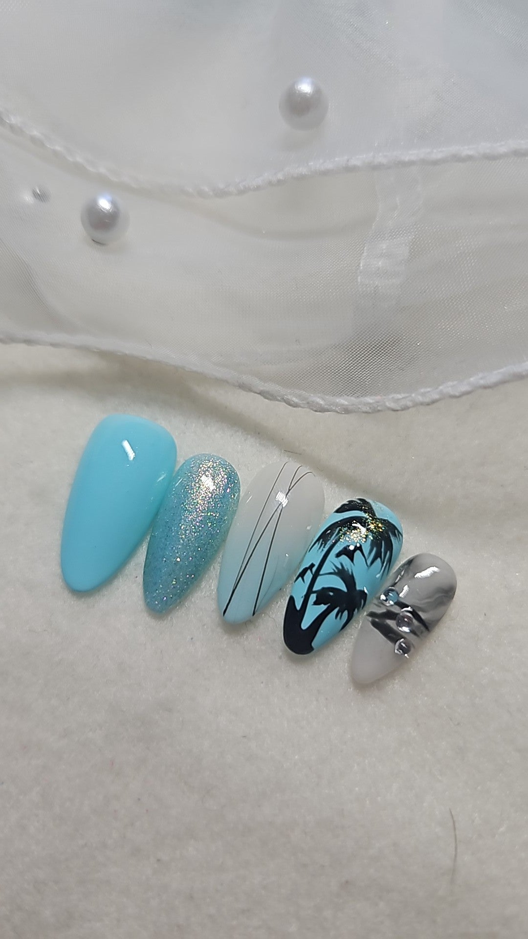 Press-on Nails Sous les Palmiers Pressonnailsdesign