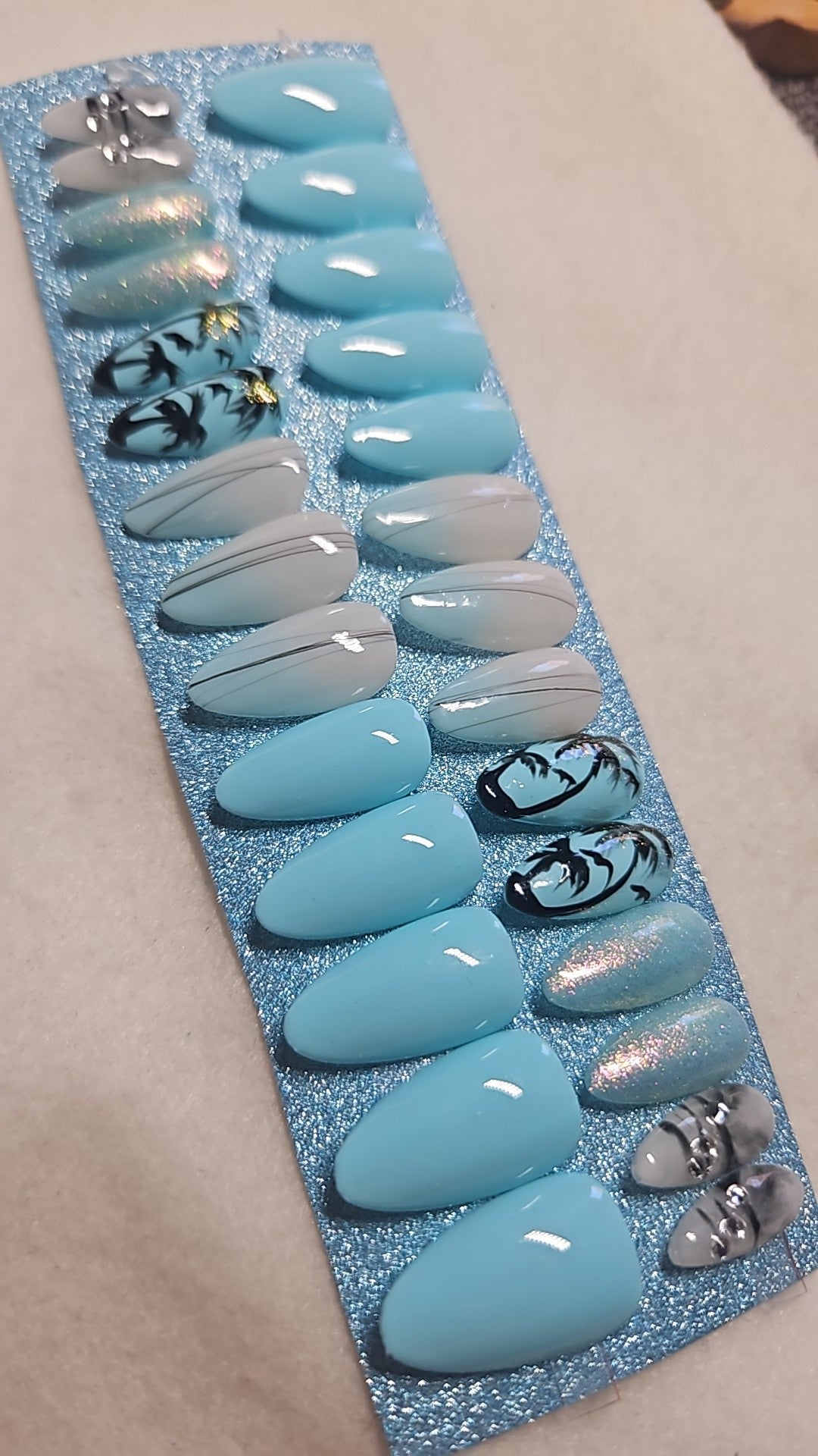 Press-on Nails Sous les Palmiers Pressonnailsdesign