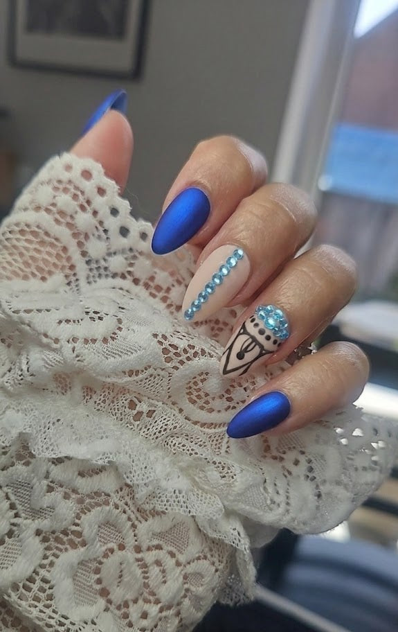 Press-on Nails l'élégance Graphique Pressonnailsdesign