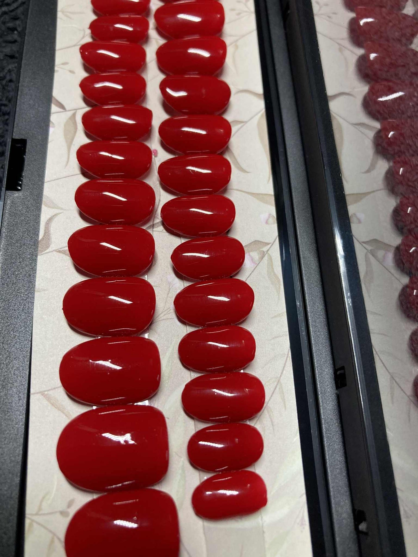 Press - On Nails Hrabina Pressonnailsdesign