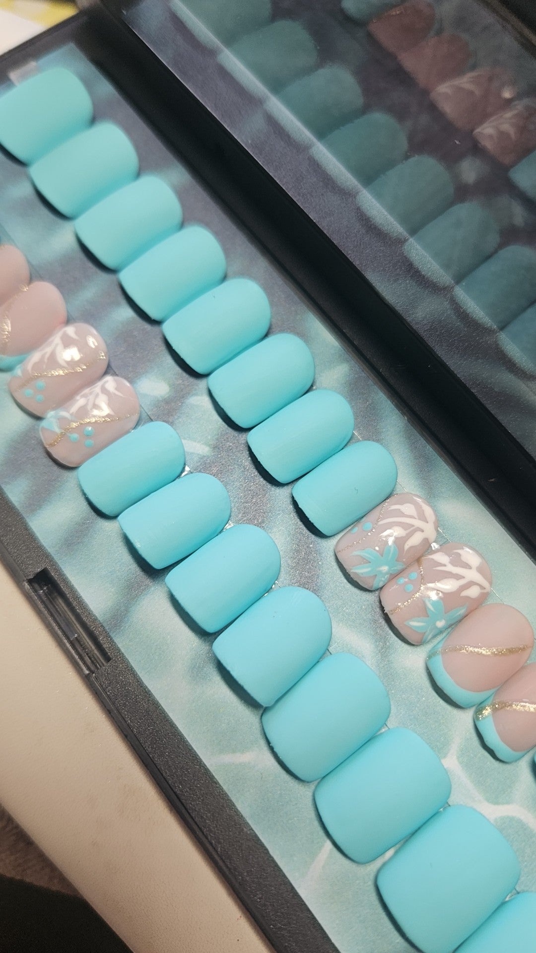 Press-On Nails Douceur Turquoise Pressonnailsdesign