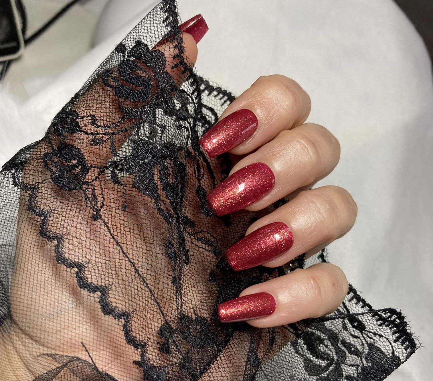 Press-On Nail's Rouge Scintillant Pressonnailsdesign