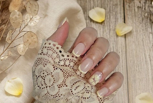 Press-On Nails Amour Lace Pressonnailsdesign
