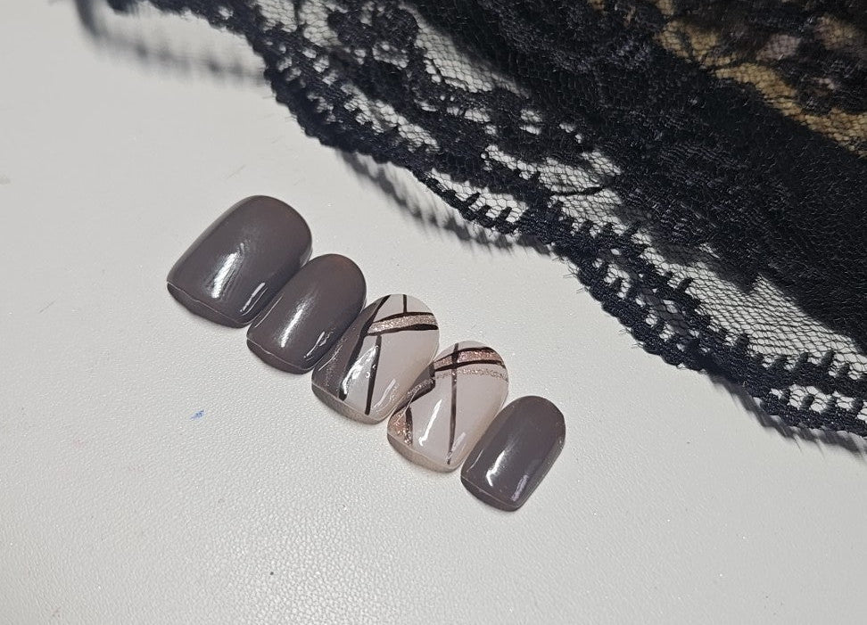 Press-On Nails Nail Art Chic en Tons Neutres Pressonnailsdesign