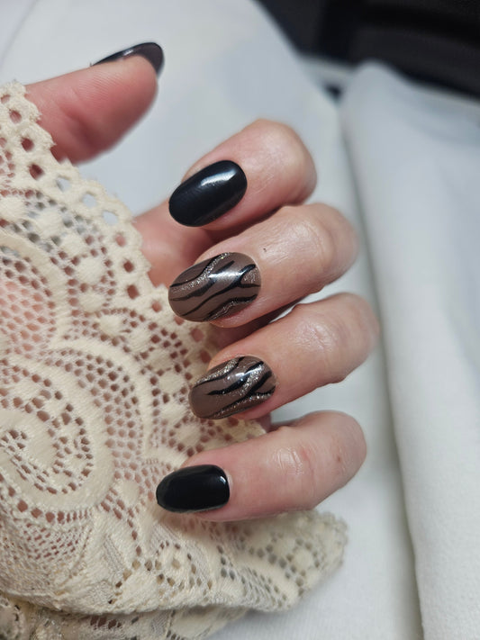 Press-On Nails Luxe Noir Café Pressonnailsdesign