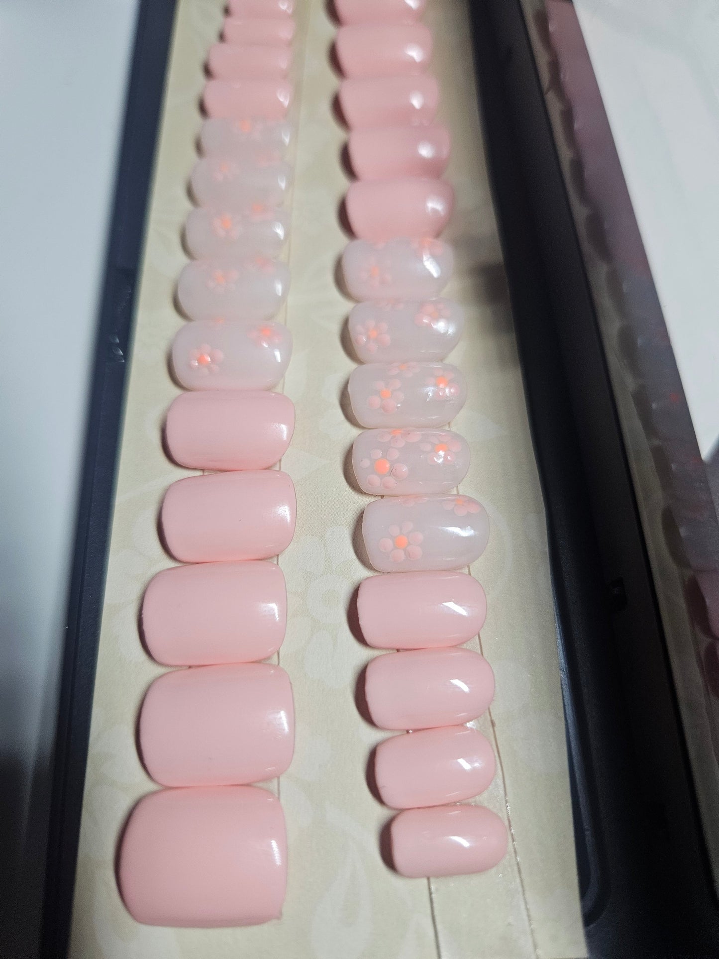 Press-On Nails Douceur florale Pressonnailsdesign
