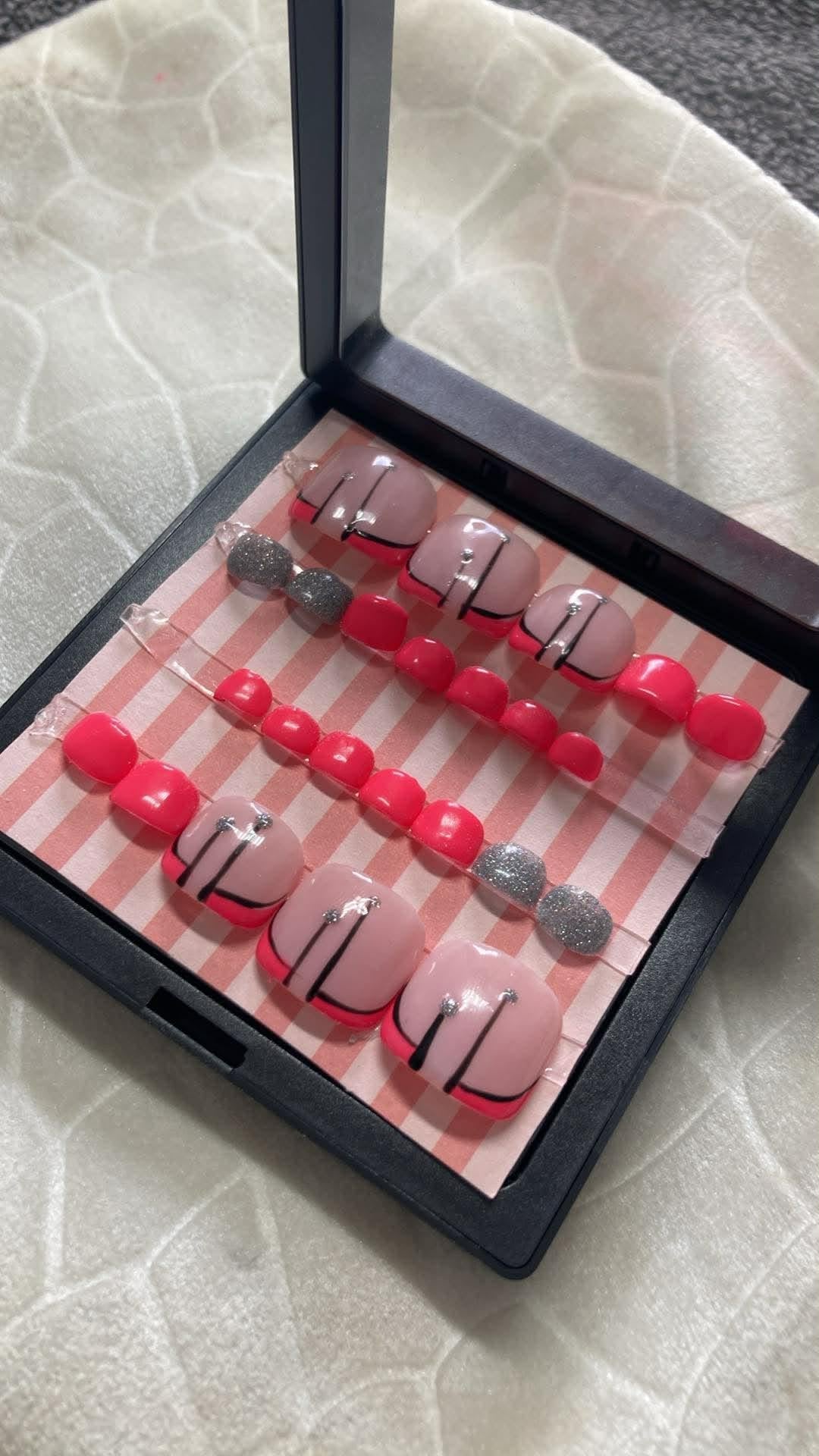 Press-On Nails French Rebelle Pressonnailsdesign