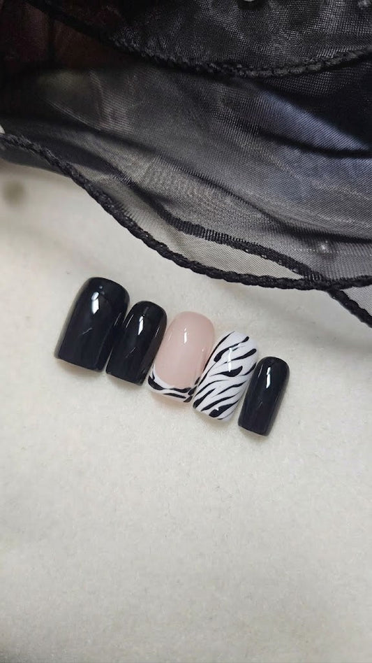 Press-On Nails Élégance Zébré Pressonnailsdesign